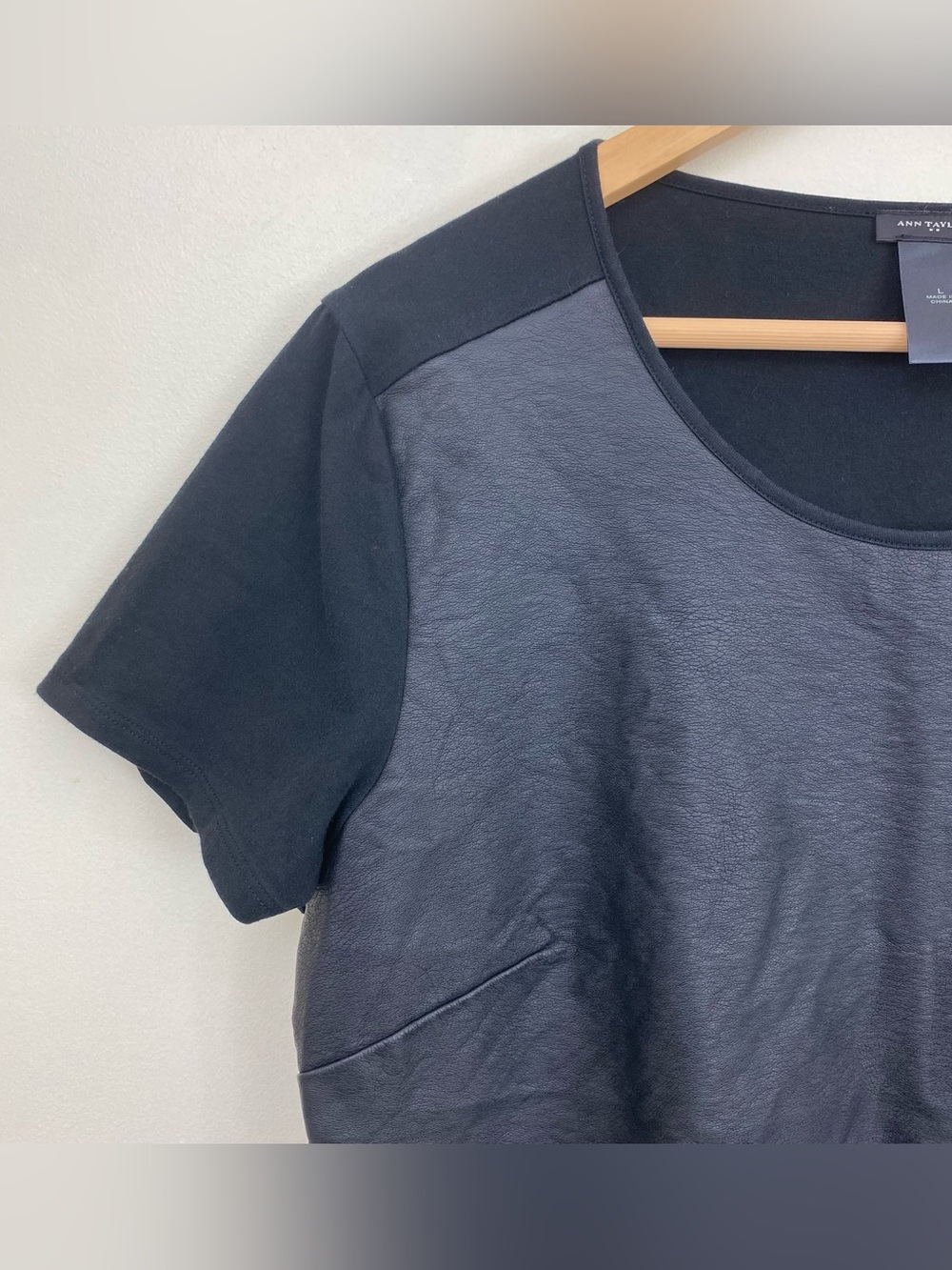 Ann Taylor Black Short Sleeve
Faux Leather Top Sz Large - Picture 3 of 5